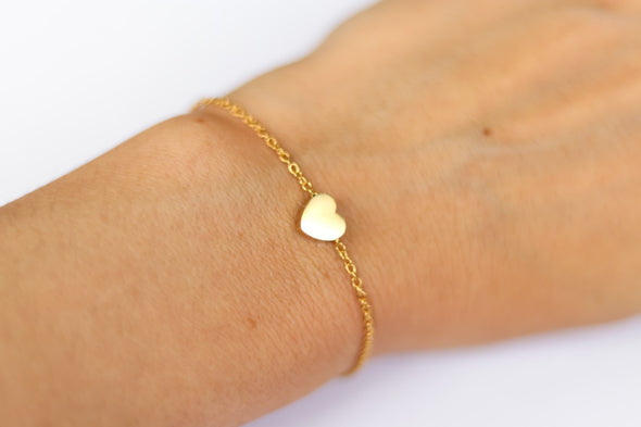 Herzarmband, goldfarbenes Kettenarmband, kleines Herzperlen-Charm-Armband, personalisiert