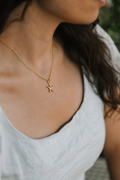 Goldene Seestern-Halskette, kleiner Anhänger, Edelstahlkette, Strand-Seestern, Brautjungfern-Geschenk für sie, minimalistisch, Layering