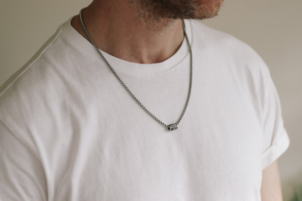 Hamsa-Halskette für Männer, Herrenkette mit einer Silberperle mit Hamsa und Fisch