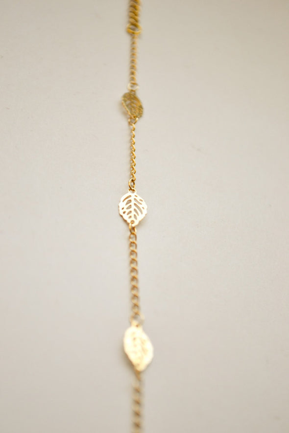 Dainty gold leaves chain bracelet - shani-adi-jewerly