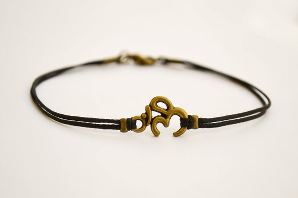 Men's bracelet with bronze tone brass Om charm - shani-adi-jewerly