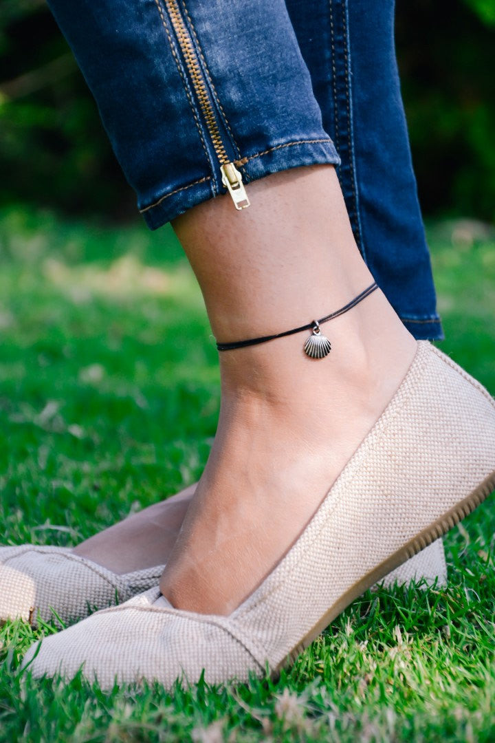 Silver seashell anklet bracelet, black anklet, dangle nautical jewelry - shani-adi-jewerly