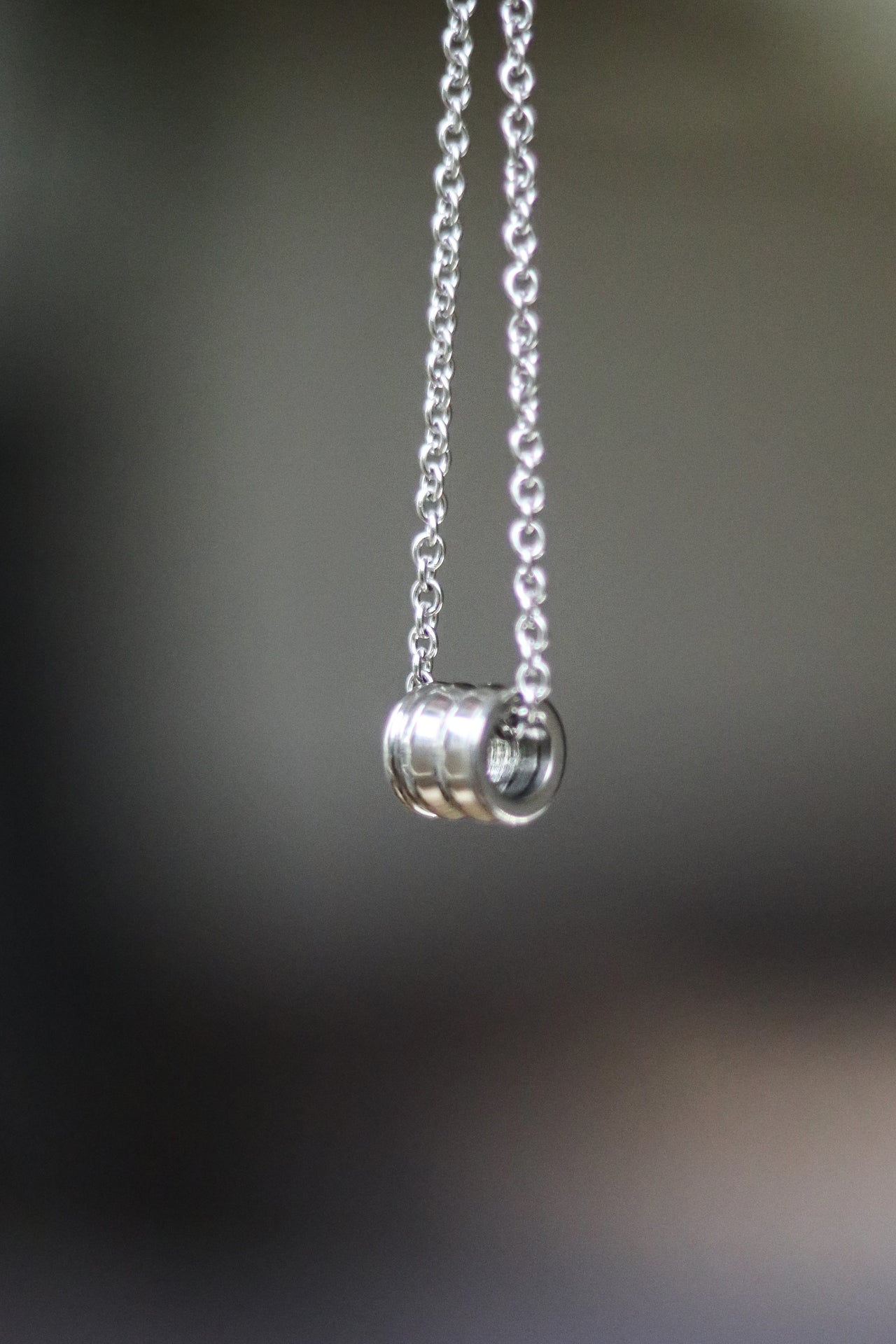Silberne Perlenkette für Männer, wasserfester Schmuck für Ihn, als Geschenk verpackt
