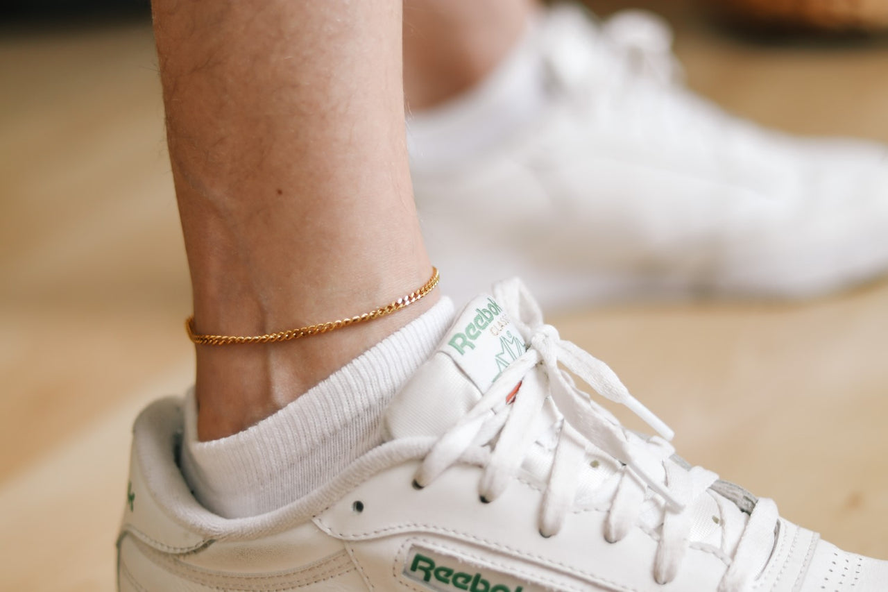 Goldfarbenes Ketten-Fußkettchen für Männer, minimalistisches Herren-Fußkettchen