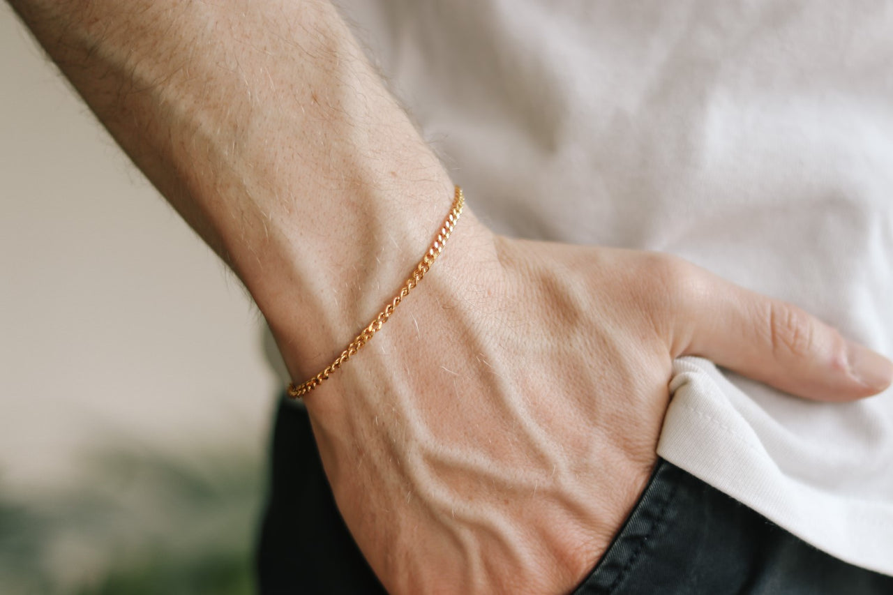 Goldfarbenes Gliederkettenarmband für Männer, minimalistischer Schmuck für Ihn, Edelstahl